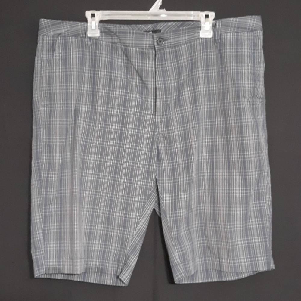 Kenneth Cole  men shorts plaid 38